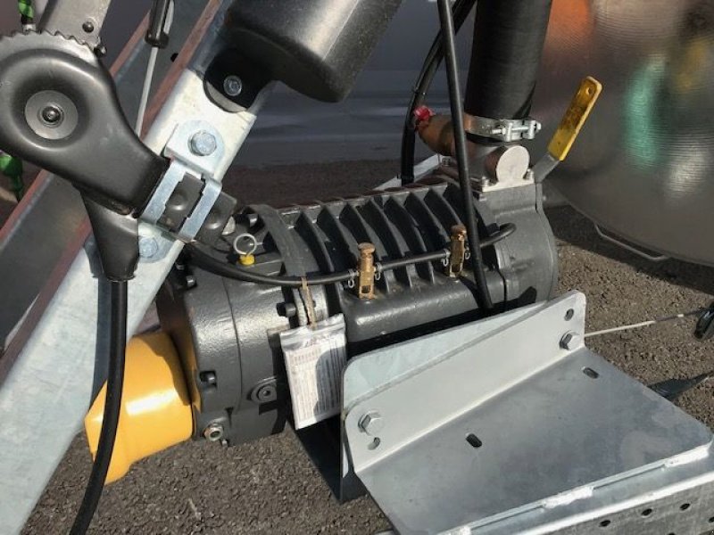 Pumpfass des Typs Fliegl Vakuumfass 6200l Jumbo Line Güllefass, Neumaschine in Tamsweg (Bild 13)