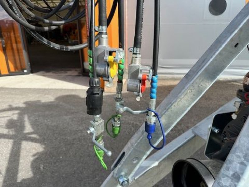 Pumpfass des Typs Fliegl Vakuumfass 7500l Jumbo Line Güllefass, Neumaschine in Tamsweg (Bild 17)