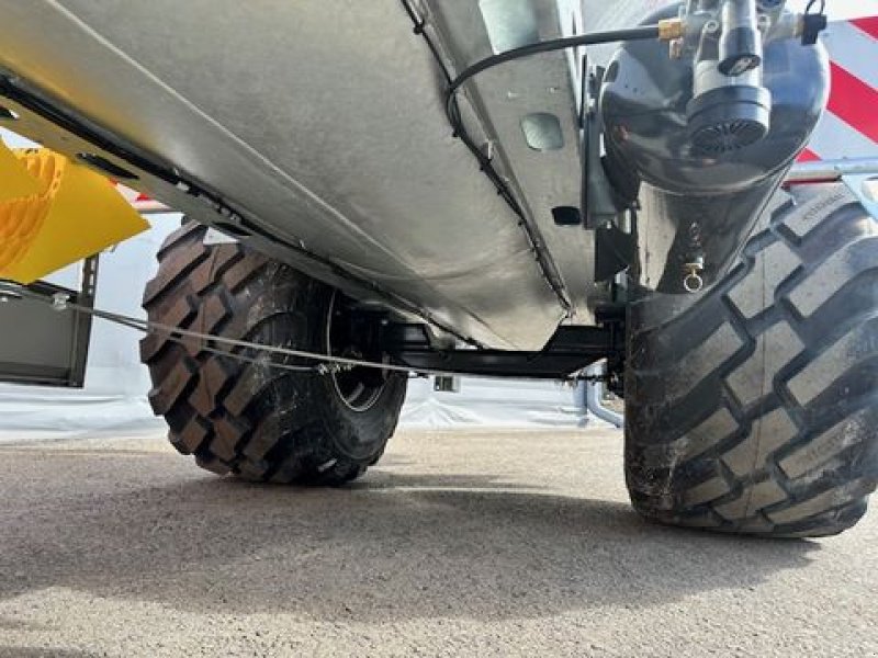 Pumpfass des Typs Fliegl Vakuumfass 7500l Jumbo Line Güllefass, Neumaschine in Tamsweg (Bild 18)