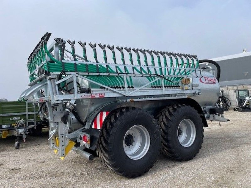 Pumpfass des Typs Fliegl VFW 12000 Maxx Line PLUS Tandem mit Skate 120, Neumaschine in Wallern (Bild 6)