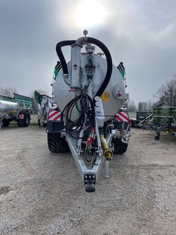 Pumpfass des Typs Fliegl VFW 12000 Maxx Line PLUS Tandem mit Skate 120, Neumaschine in Wallern (Bild 2)