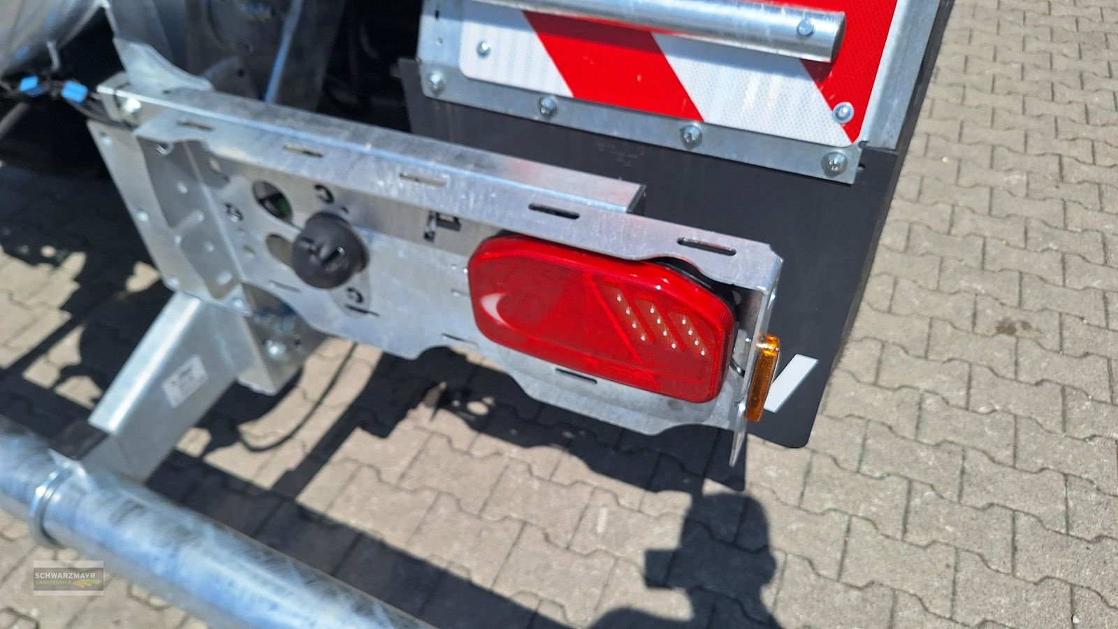 Pumpfass of the type Fliegl VFW 14000 MaxxLine, Neumaschine in Gampern (Picture 17)