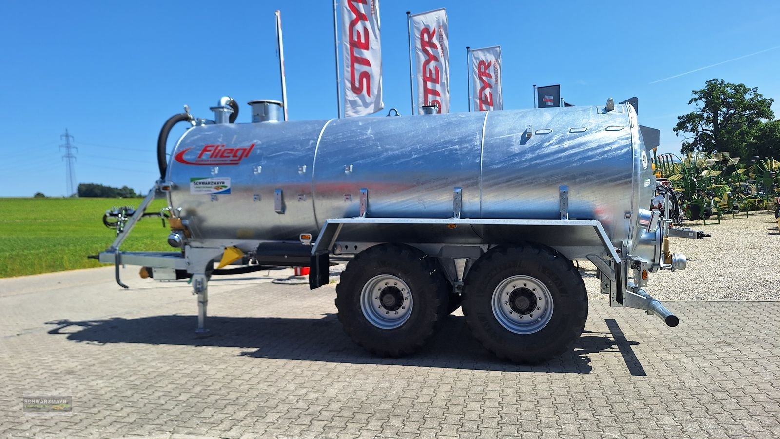 Pumpfass of the type Fliegl VFW 14000 MaxxLine, Neumaschine in Gampern (Picture 7)