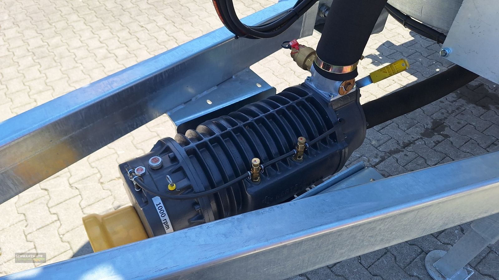 Pumpfass of the type Fliegl VFW 14000 MaxxLine, Neumaschine in Gampern (Picture 11)