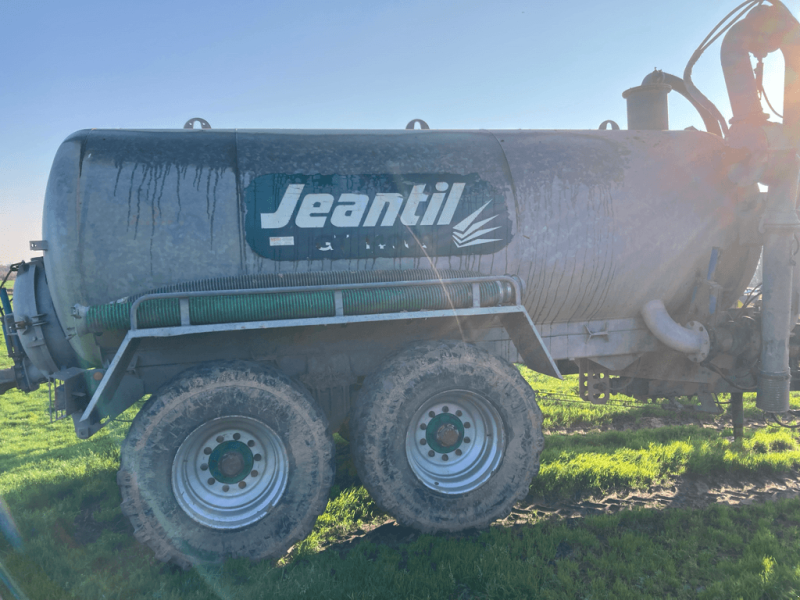 Pumpfass del tipo Jeantil 14000 L, Gebrauchtmaschine en ISIGNY-LE-BUAT