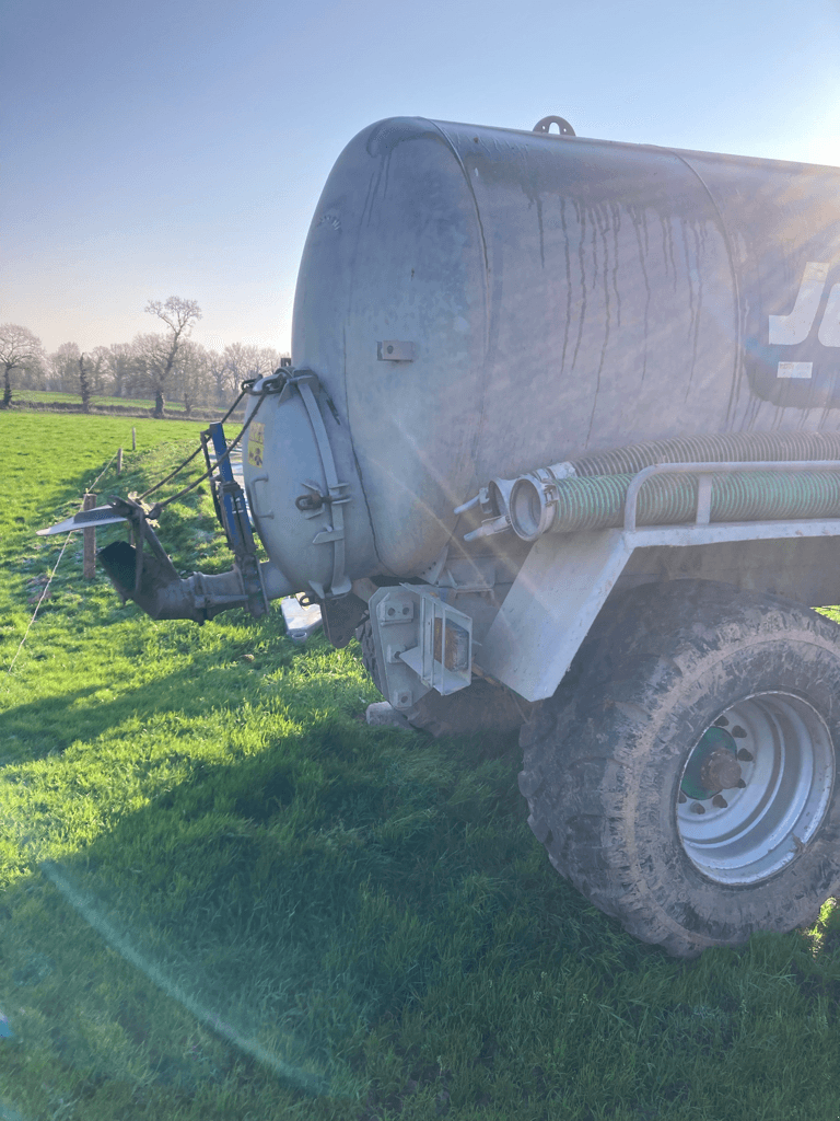 Pumpfass del tipo Jeantil 14000 L, Gebrauchtmaschine en ISIGNY-LE-BUAT (Imagen 3)