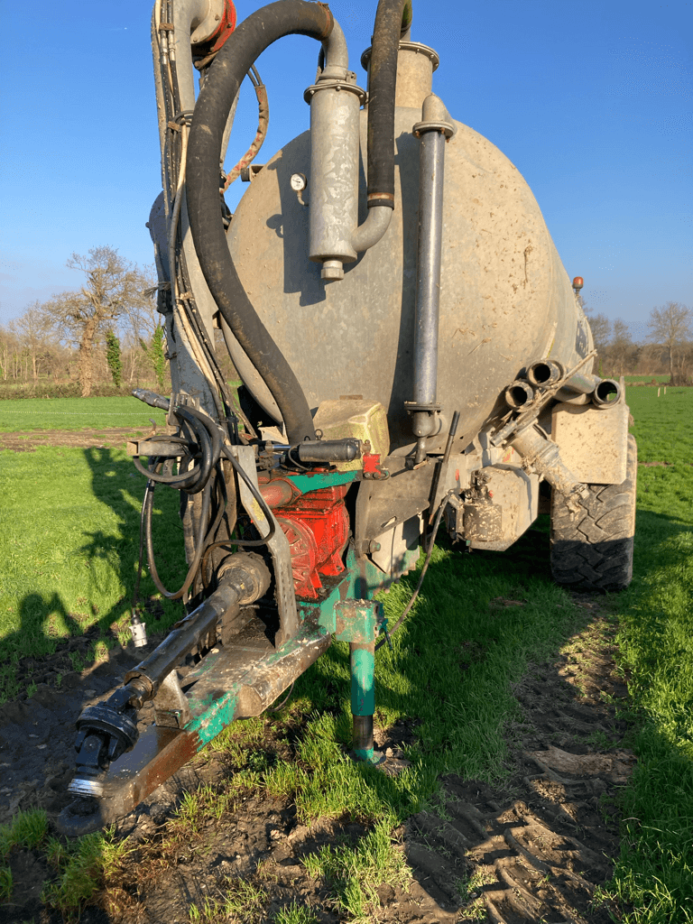 Pumpfass del tipo Jeantil 14000 L, Gebrauchtmaschine en ISIGNY-LE-BUAT (Imagen 6)