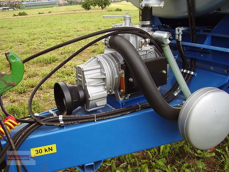 Pumpfass des Typs Meprozet PN 240 Güllefass 24.000 L Tridem 700/50-26,5, Neumaschine in Ostheim/Rhön (Bild 7)