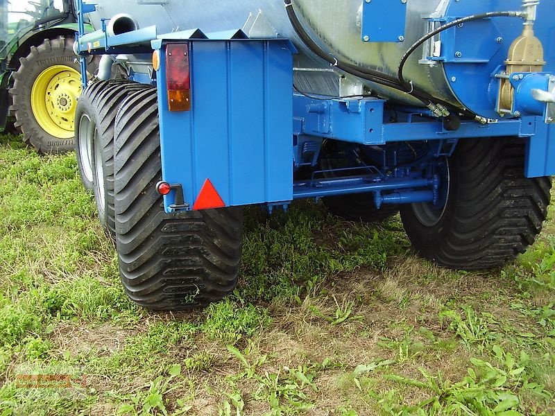 Pumpfass des Typs Meprozet PN 240 Güllefass 24.000 L Tridem 700/50-26,5, Neumaschine in Ostheim/Rhön (Bild 16)