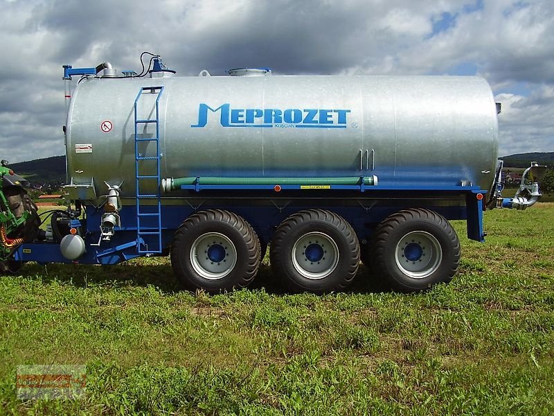 Pumpfass des Typs Meprozet PN 240 Güllefass 24.000 L Tridem 700/50-26,5, Neumaschine in Ostheim/Rhön (Bild 9)