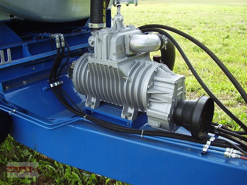 Pumpfass of the type Meprozet PN 240 Güllefass 24.000 L Tridem 700/50-26,5, Neumaschine in Ostheim/Rhön (Picture 7)