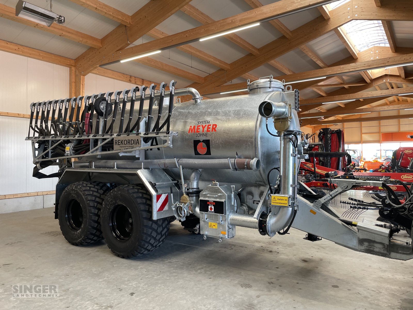 Pumpfass des Typs Meyer-Lohne Redkordia Farmer 12500 mit Bomech Speedy 12, Neumaschine in Ebenhofen (Bild 3)