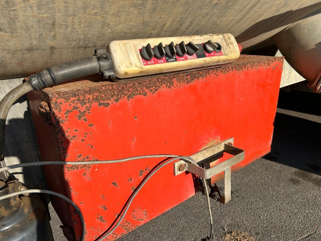 Pumpfass typu Pichon 15700, Gebrauchtmaschine v MALESTROIT (Obrázek 2)