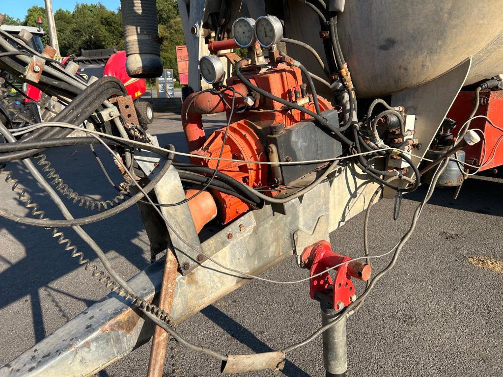 Pumpfass typu Pichon 15700, Gebrauchtmaschine v MALESTROIT (Obrázek 3)