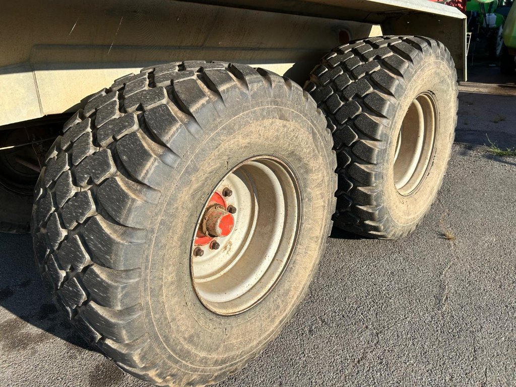 Pumpfass typu Pichon 15700, Gebrauchtmaschine v MALESTROIT (Obrázek 9)