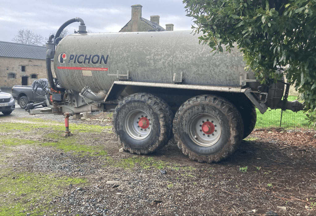 Pumpfass des Typs Pichon TCI 14200, Gebrauchtmaschine in CINTHEAUX (Bild 3)