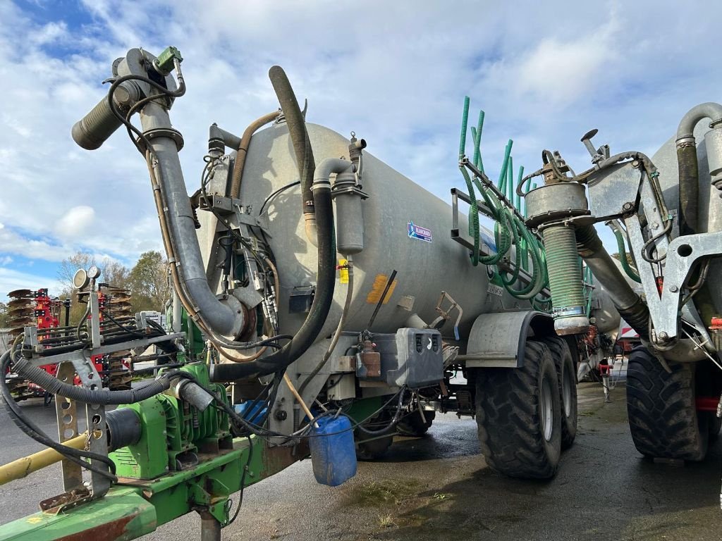 Pumpfass des Typs Sonstige 16700, Gebrauchtmaschine in JOSSELIN (Bild 2)