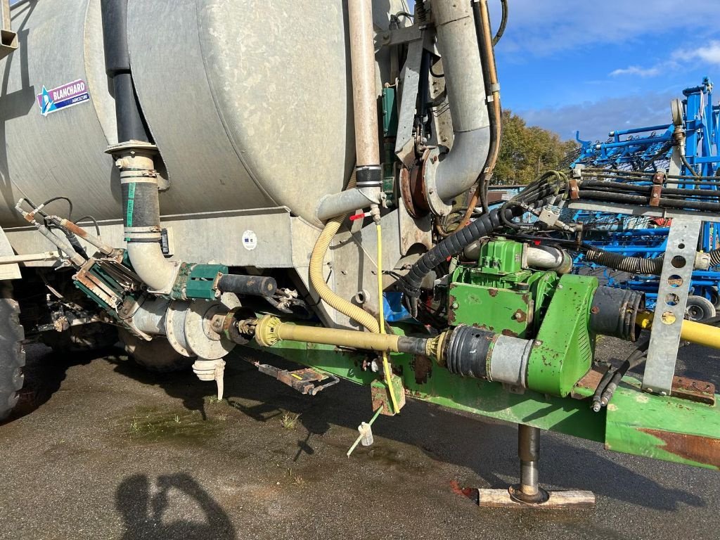 Pumpfass des Typs Sonstige 16700, Gebrauchtmaschine in JOSSELIN (Bild 9)