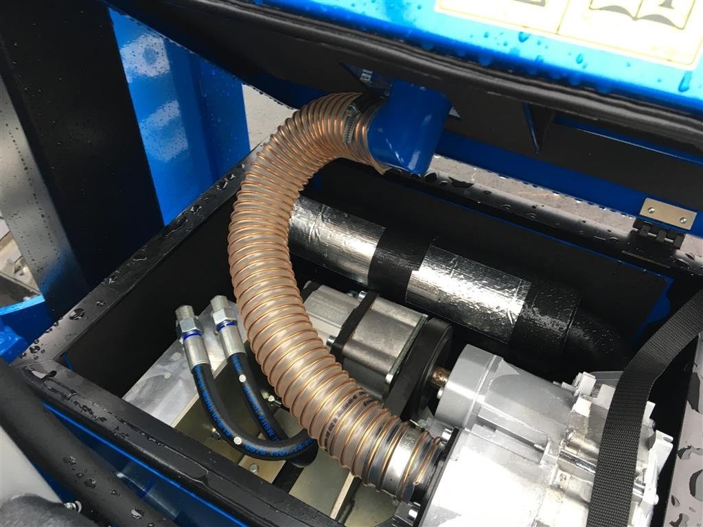 Pumpfass del tipo Sonstige Vaculyft PM 140 Selvkørende Vacumløfter til alle slags fliser og kansten, Gebrauchtmaschine In Roslev (Immagine 16)