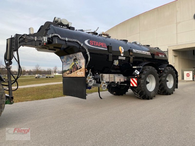 Pumpfass des Typs Stapel Schwanenhalsfass Xerion 30000l, Neumaschine in Mühldorf (Bild 1)