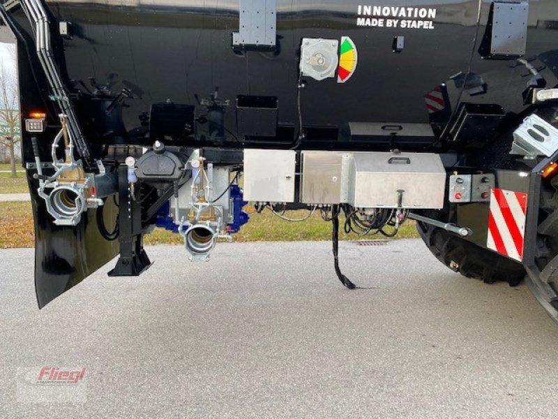 Pumpfass des Typs Stapel Schwanenhalsfass Xerion 30000l, Neumaschine in Mühldorf (Bild 3)