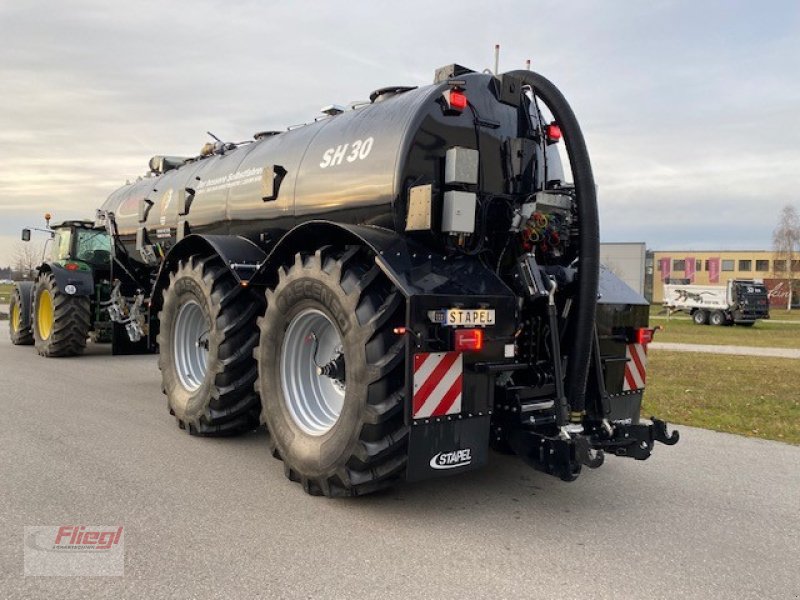 Pumpfass des Typs Stapel Schwanenhalsfass Xerion 30000l, Neumaschine in Mühldorf (Bild 5)