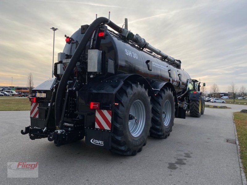 Pumpfass des Typs Stapel Schwanenhalsfass Xerion 30000l, Neumaschine in Mühldorf (Bild 8)