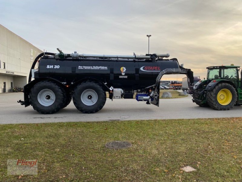 Pumpfass des Typs Stapel Schwanenhalsfass Xerion 30000l, Neumaschine in Mühldorf (Bild 9)