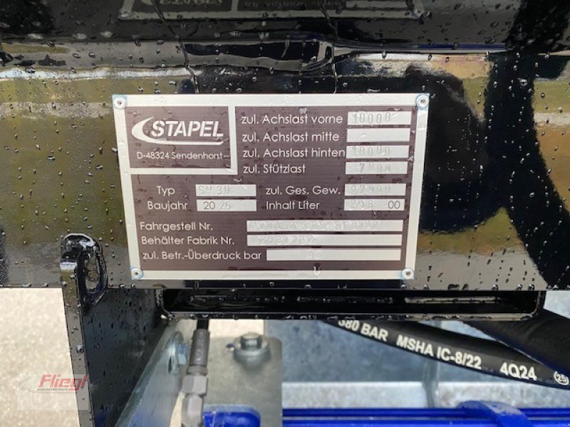 Pumpfass des Typs Stapel Schwanenhalsfass Xerion 30000l, Neumaschine in Mühldorf (Bild 10)