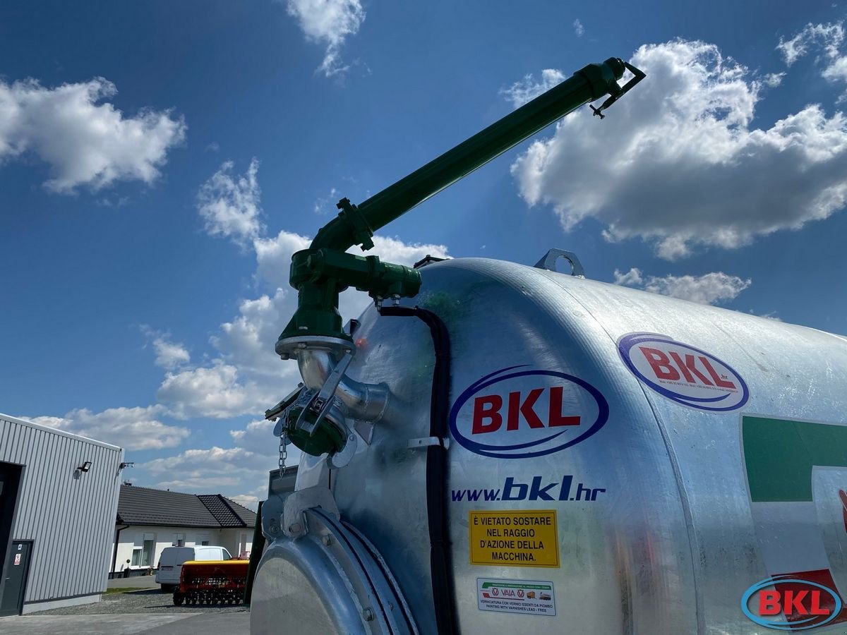 Pumpfass a típus VAIA Mb 120 mit Güllewerfer Vakuumfass, Neumaschine ekkor: Rovisce (Kép 8)