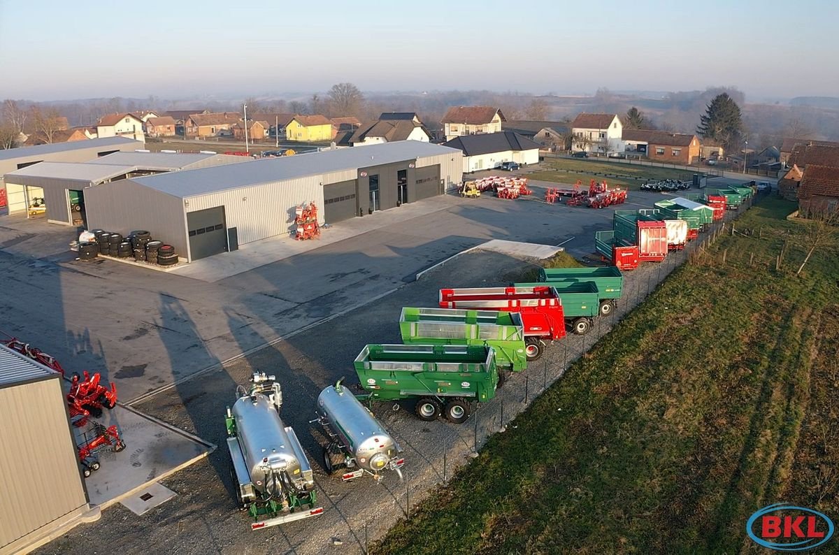 Pumpfass a típus VAIA Mb 120 mit Güllewerfer Vakuumfass, Neumaschine ekkor: Rovisce (Kép 12)