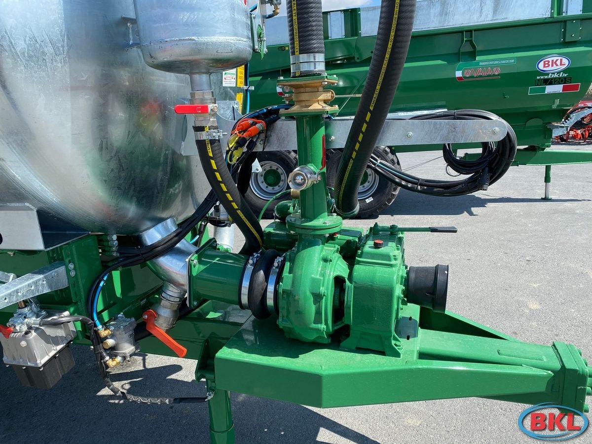 Pumpfass a típus VAIA Mb 120 mit Güllewerfer Vakuumfass, Neumaschine ekkor: Rovisce (Kép 7)
