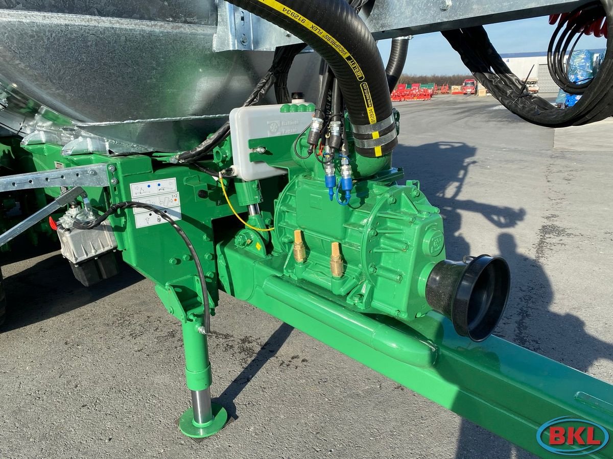 Pumpfass des Typs VAIA MB270 26600L, Neumaschine in Rovisce (Bild 11)