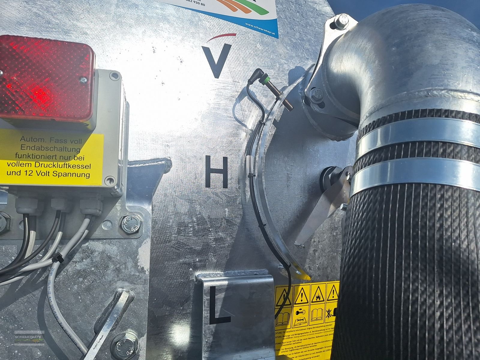 Pumpfass des Typs Vakutec VA 12500 PT+12m Schleppschuh Pumpfass, Mietmaschine in Gampern (Bild 26)