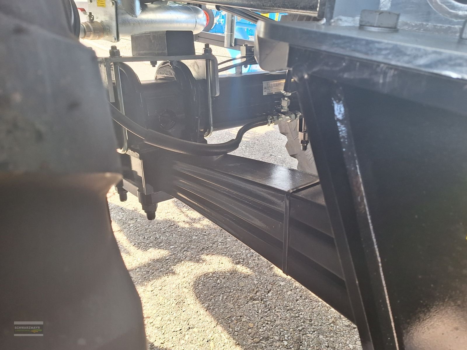 Pumpfass des Typs Vakutec VA 12500 PT+Schleppschuh, Neumaschine in Gampern (Bild 18)