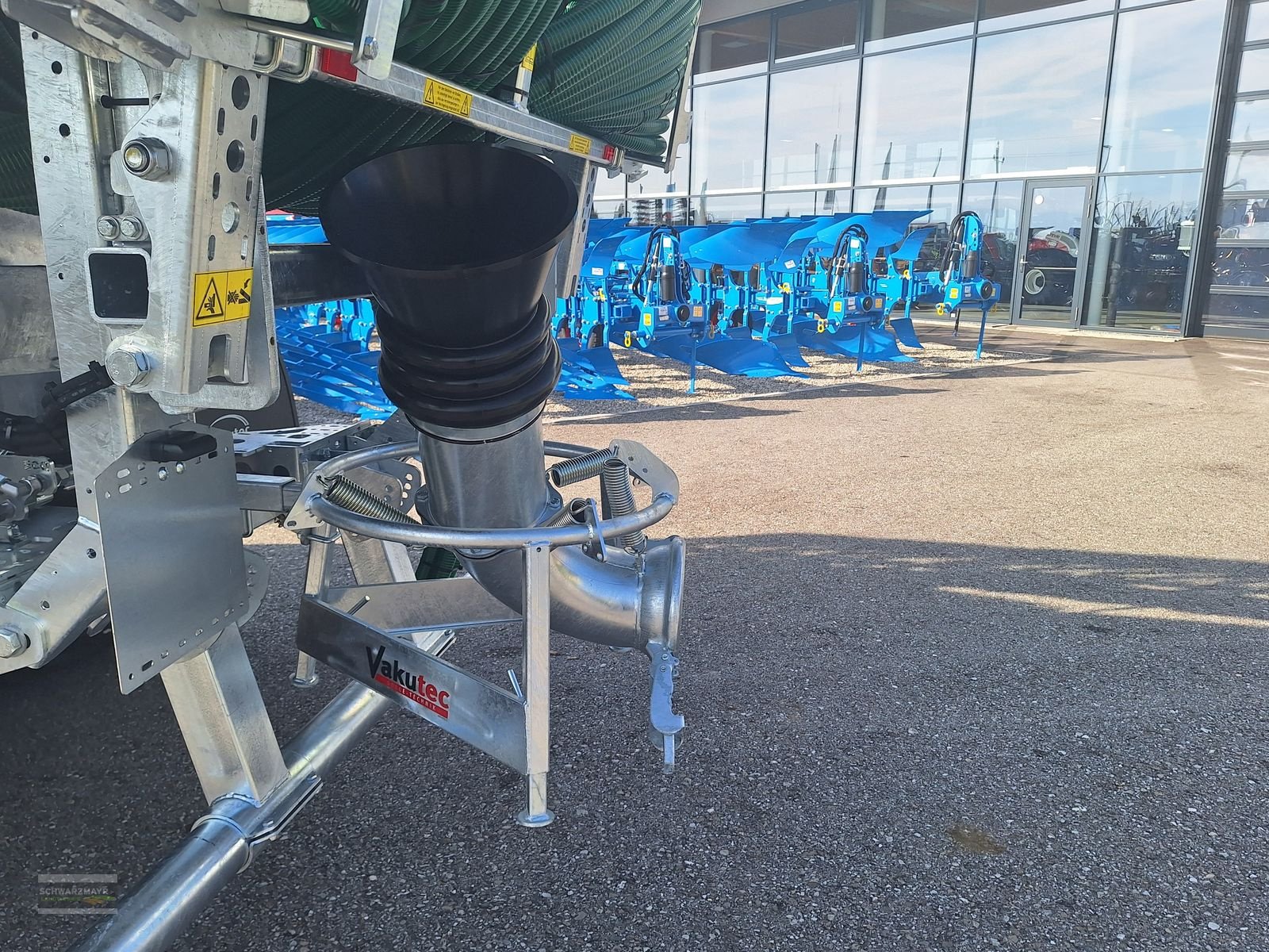 Pumpfass des Typs Vakutec VA 12500 PT+Schleppschuh, Neumaschine in Gampern (Bild 7)