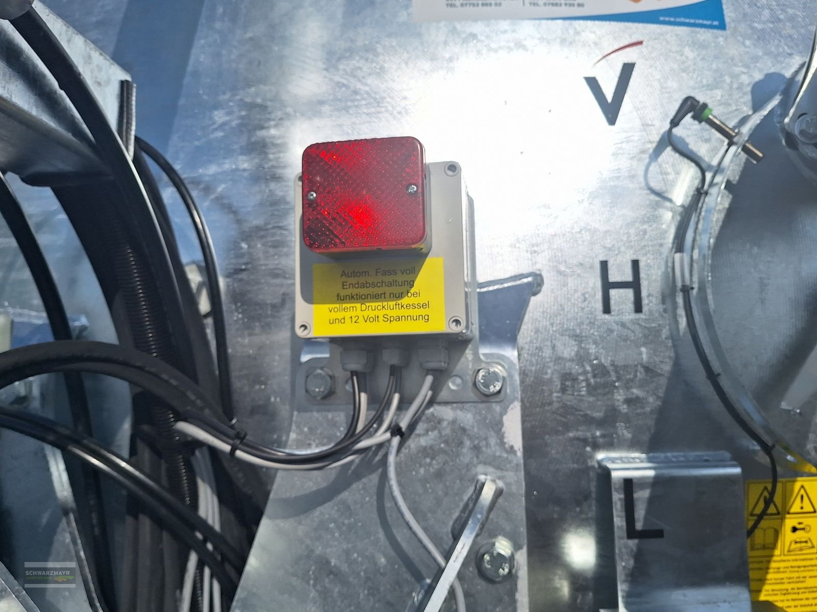 Pumpfass des Typs Vakutec VA 12500 PT+Schleppschuh, Neumaschine in Gampern (Bild 27)