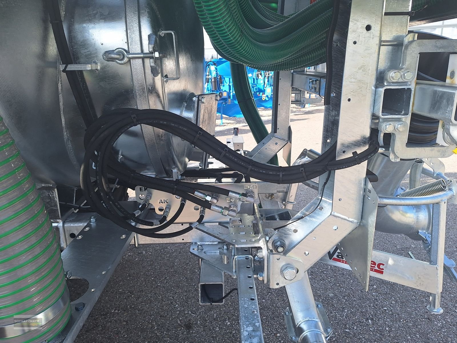 Pumpfass des Typs Vakutec VA 12500 PT+Schleppschuh, Neumaschine in Gampern (Bild 14)