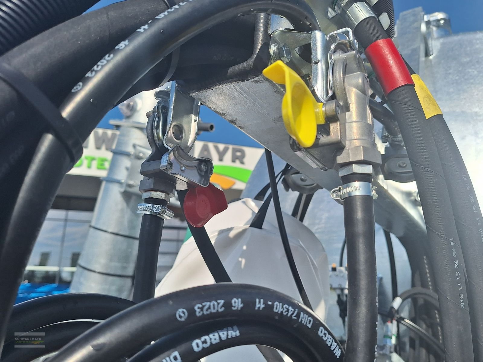 Pumpfass des Typs Vakutec VA 12500 PT+Schleppschuh, Neumaschine in Gampern (Bild 29)