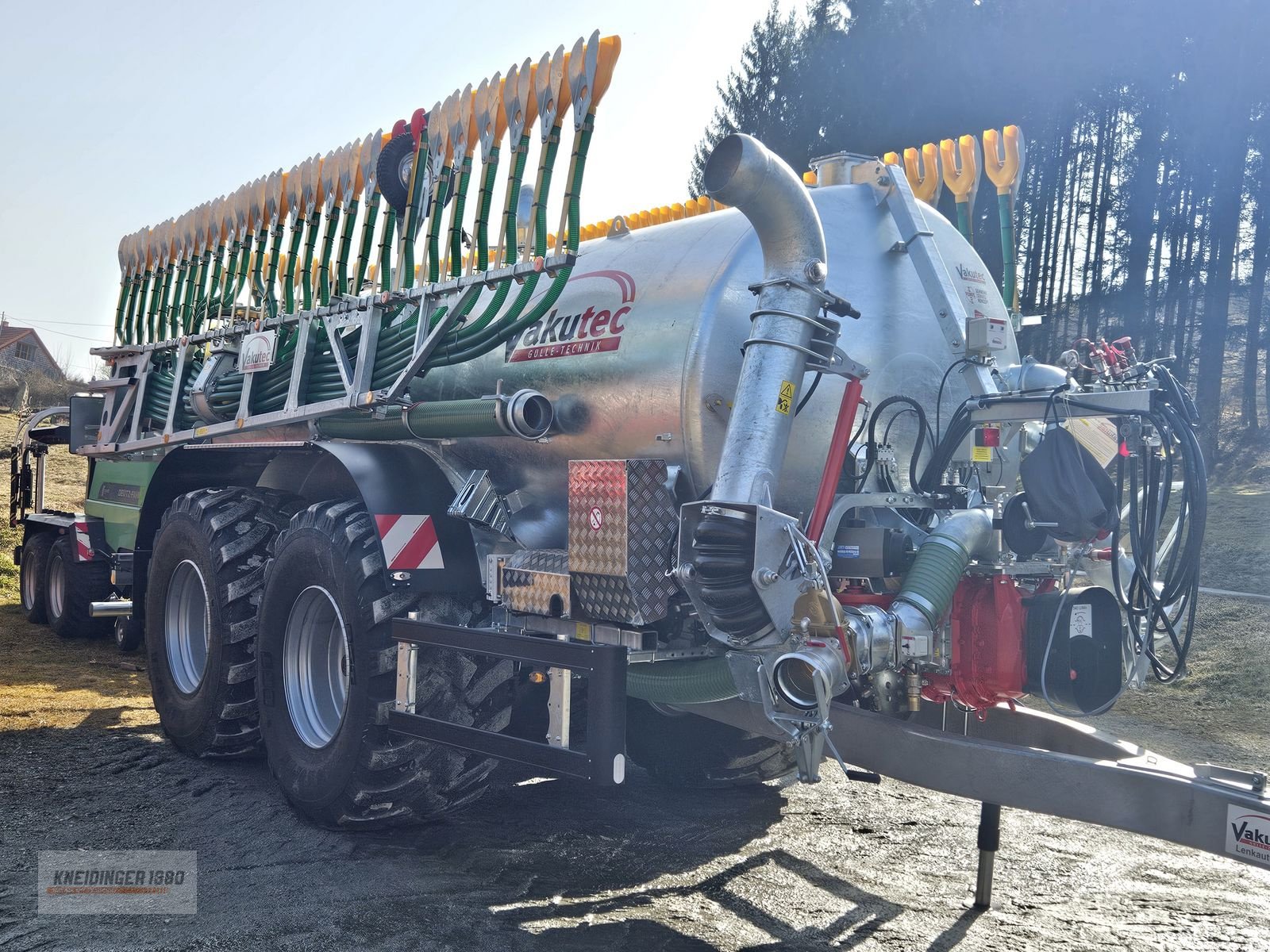 Pumpfass des Typs Vakutec VA 14800 PT Pumpfass, Neumaschine in Altenfelden (Bild 12)