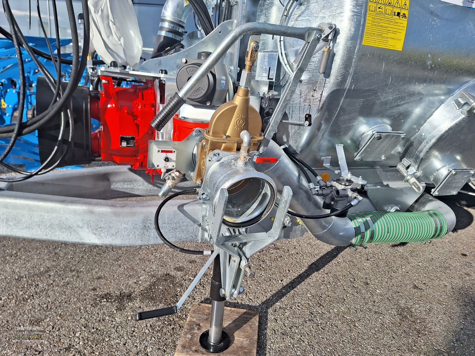 Pumpfass des Typs Vakutec VA 8600 P + Schlepps, Neumaschine in Gampern (Bild 13)