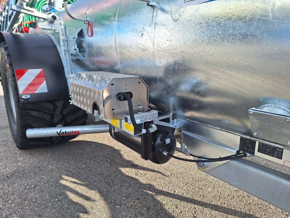 Pumpfass des Typs Vakutec VA 8600 P + Schleppschuhverteiler, Neumaschine in Feldkirchen (Bild 20)