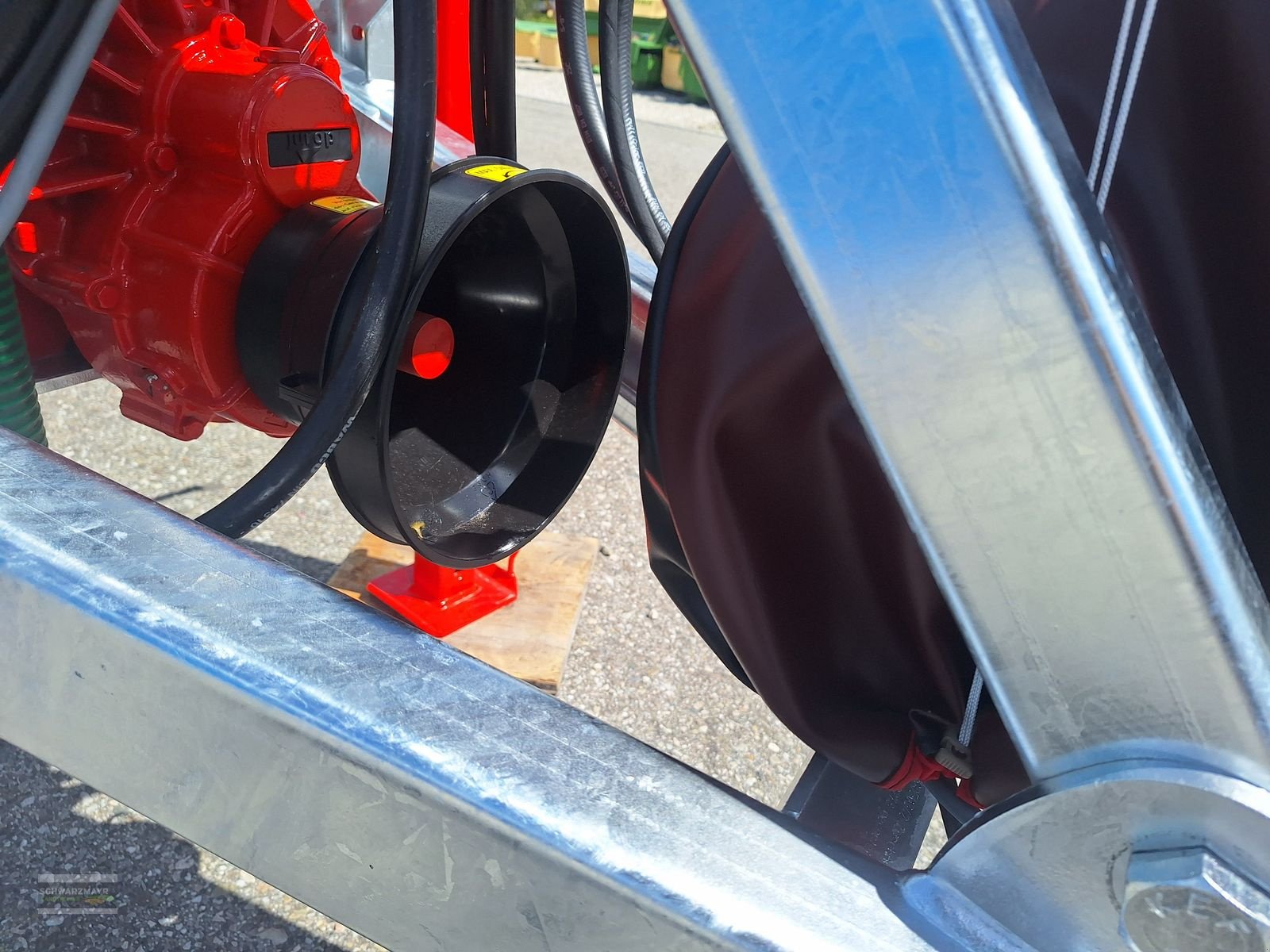 Pumpfass del tipo Vakutec VA 8600 + Schleppschuhverteiler, Neumaschine In Gampern (Immagine 28)