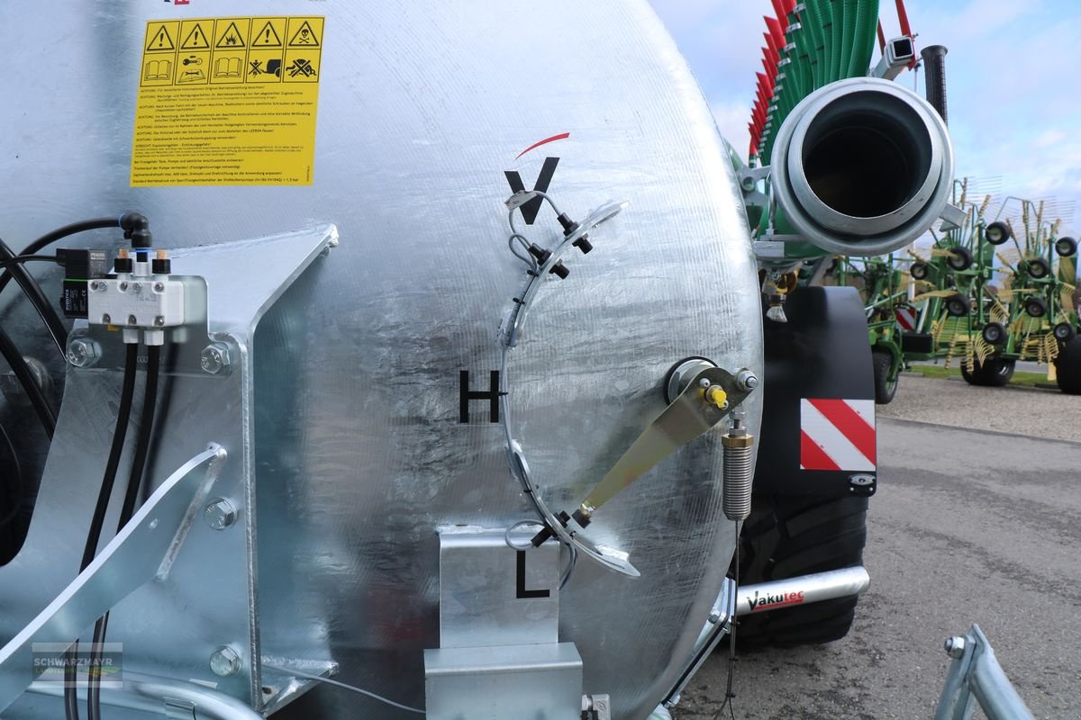 Pumpfass des Typs Vakutec VA 9500 P + Schleppschuh, Neumaschine in Gampern (Bild 10)