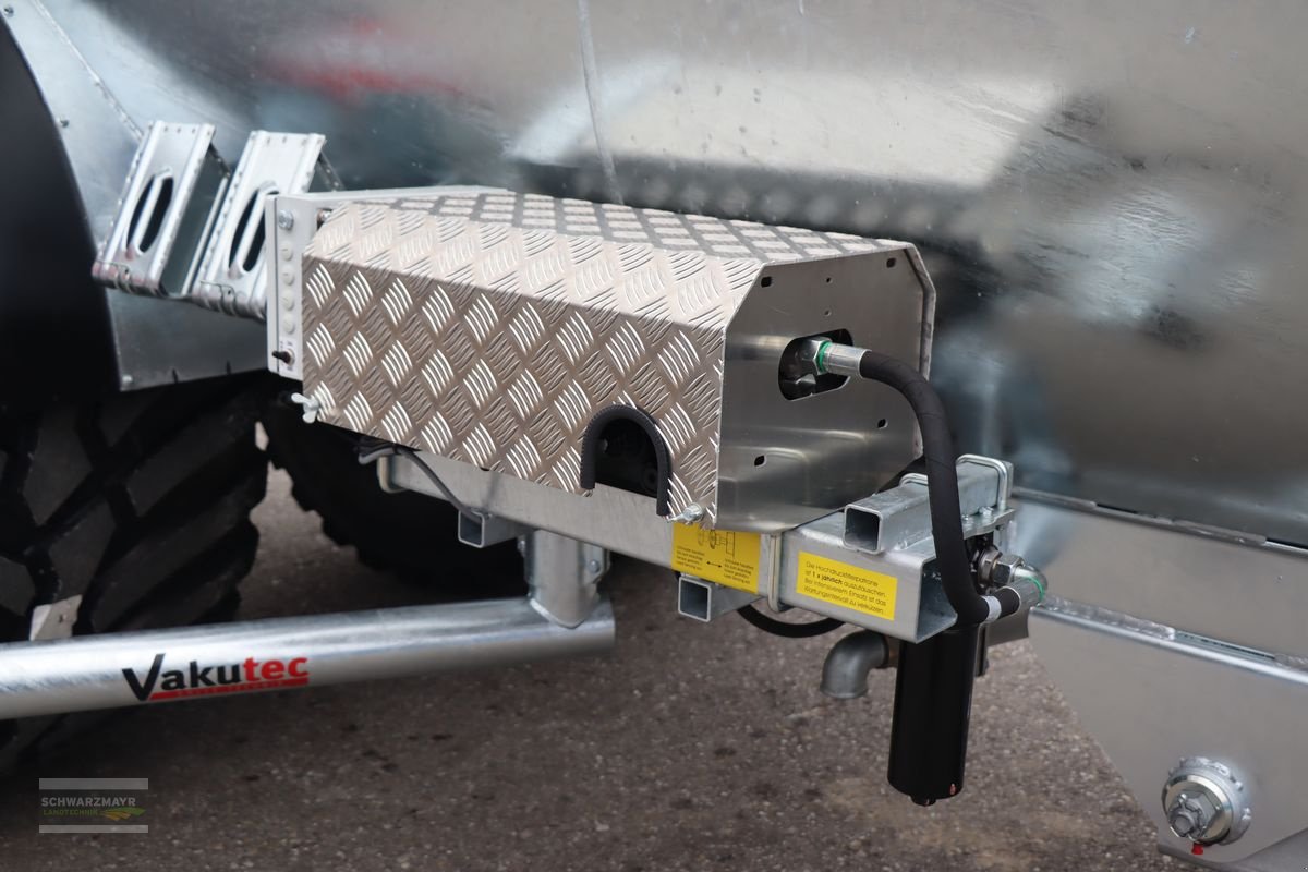 Pumpfass des Typs Vakutec VA 9500 P + Schleppschuh, Mietmaschine in Gampern (Bild 8)