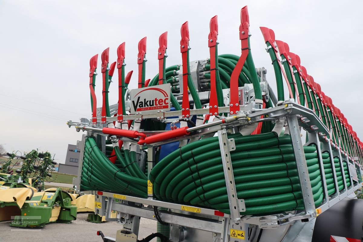 Pumpfass des Typs Vakutec VA 9500 P + Schleppschuh, Mietmaschine in Gampern (Bild 11)