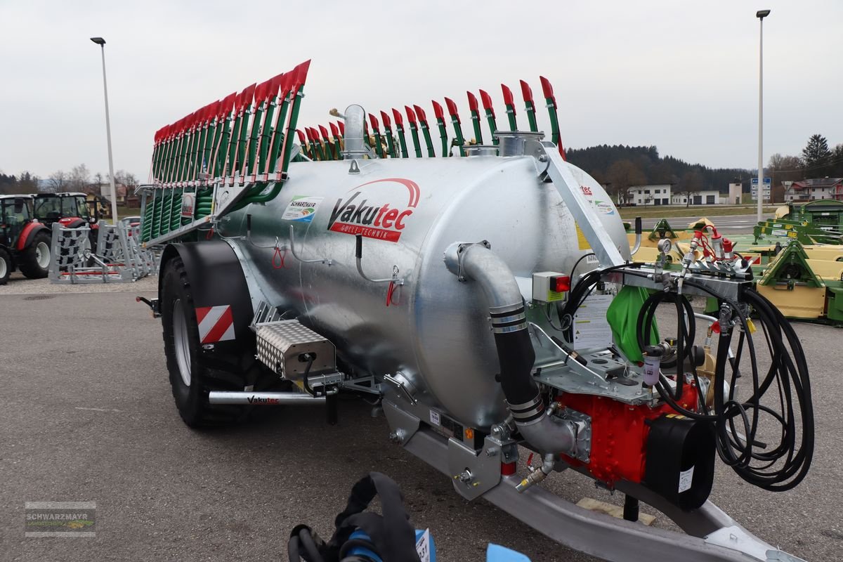 Pumpfass des Typs Vakutec VA 9500 P + Schleppschuh, Mietmaschine in Gampern (Bild 2)