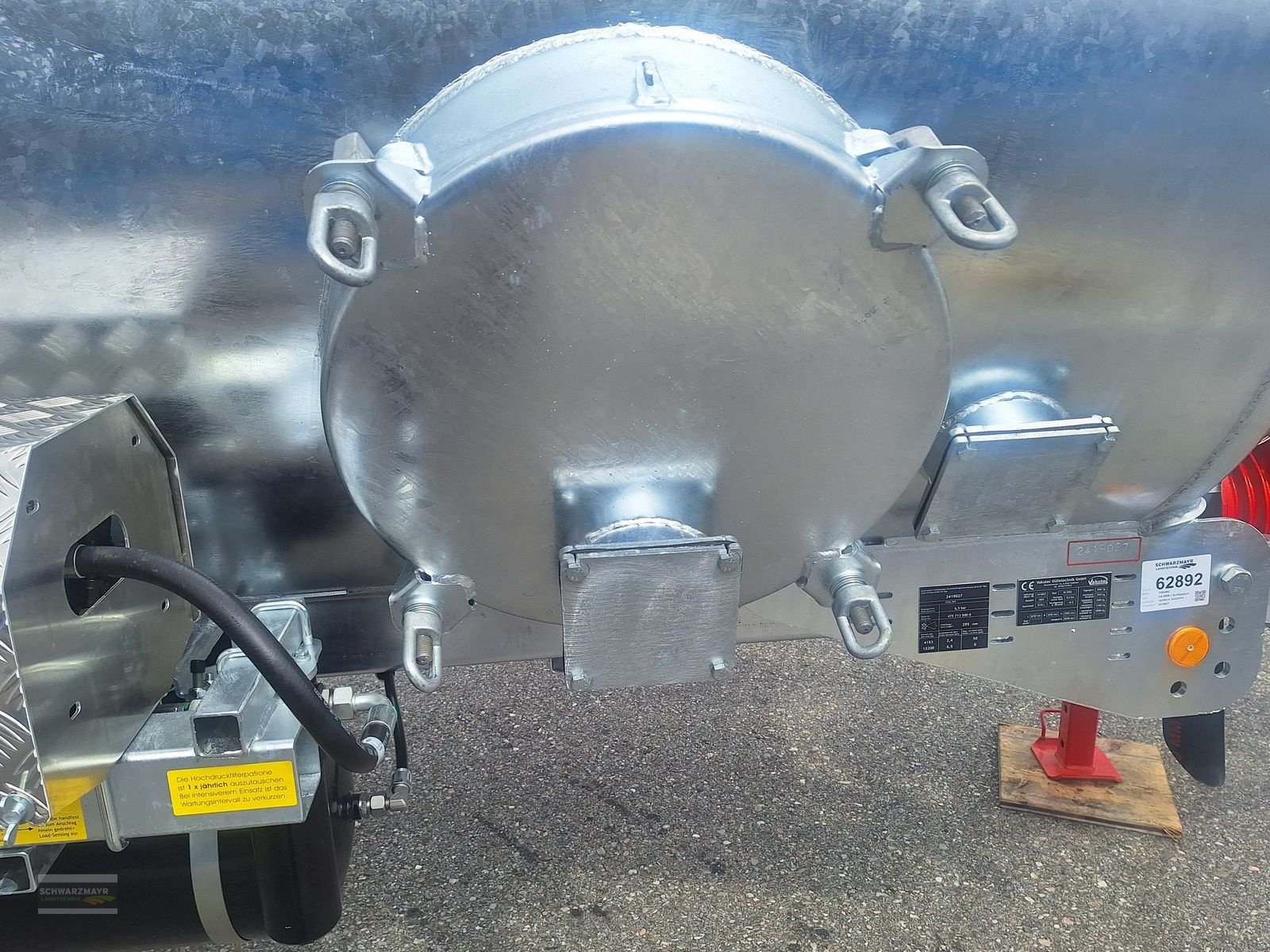 Pumpfass des Typs Vakutec VA 9500 + Schleppschuh, Neumaschine in Aurolzmünster (Bild 20)