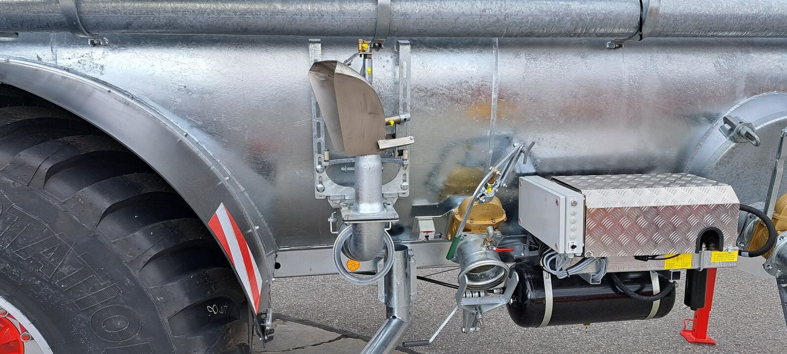 Pumpfass des Typs Vakutec VA 9500, Neumaschine in Zwettl (Bild 8)