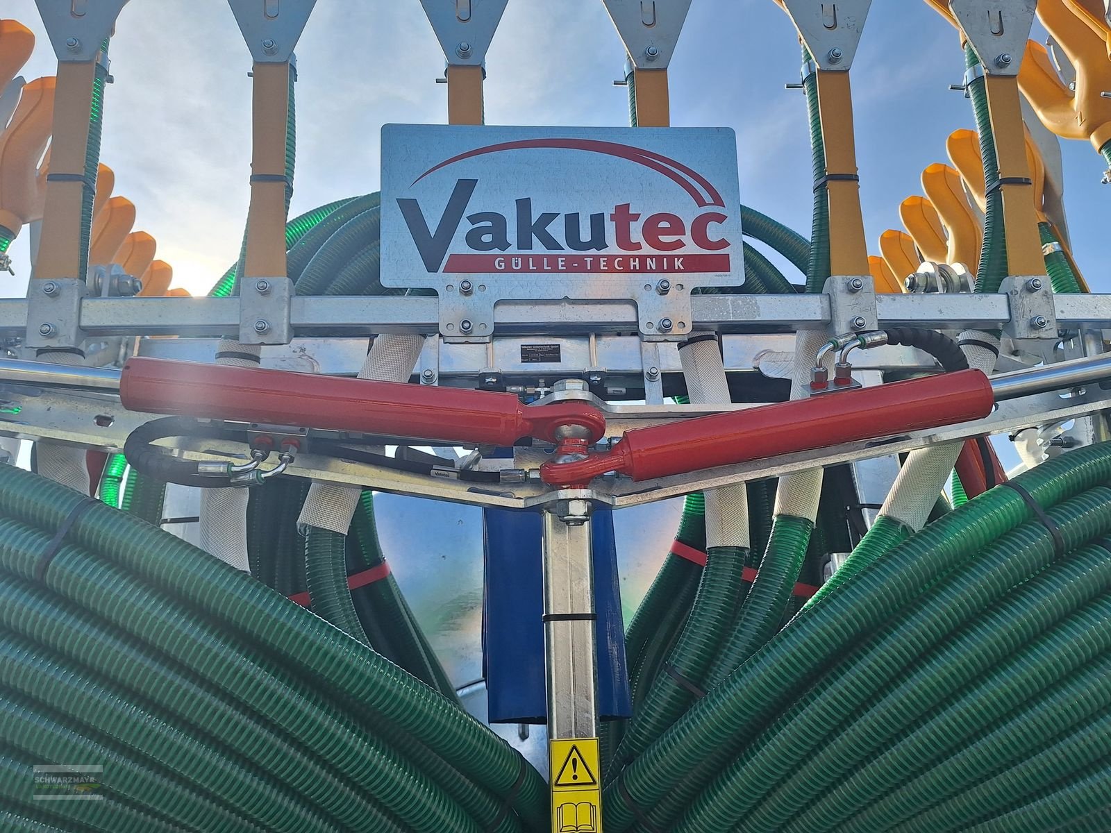 Pumpfass des Typs Vakutec Vakutec VA 12500 PT+12m Schleppschuh Pumpfass St, Neumaschine in Gampern (Bild 15)